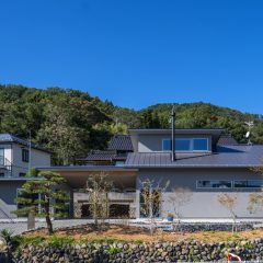 階調の家