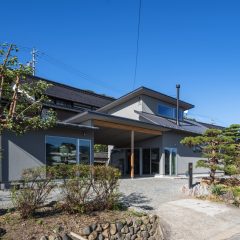 階調の家