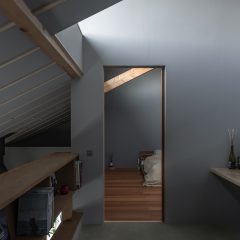 階調の家